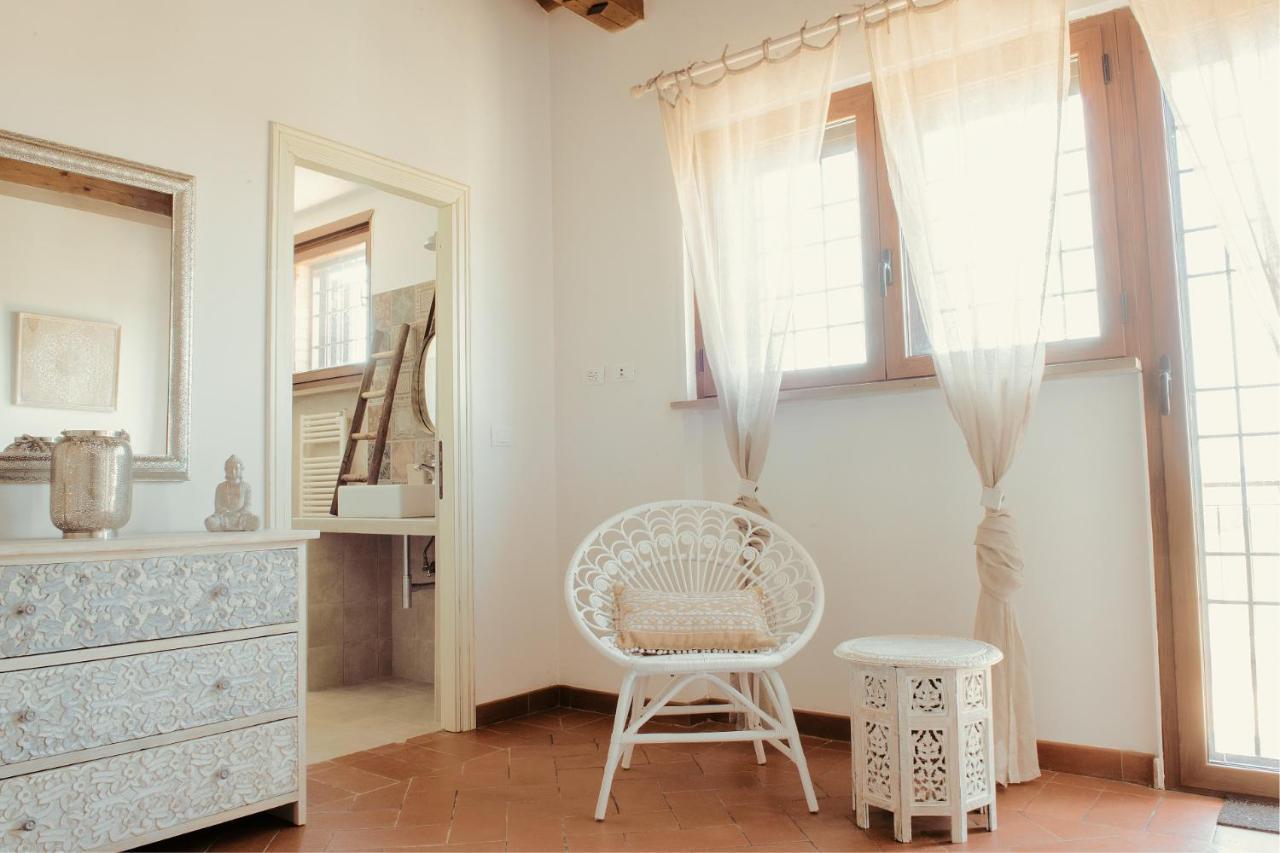The Bell Tower Lodge Palidoro Exterior foto